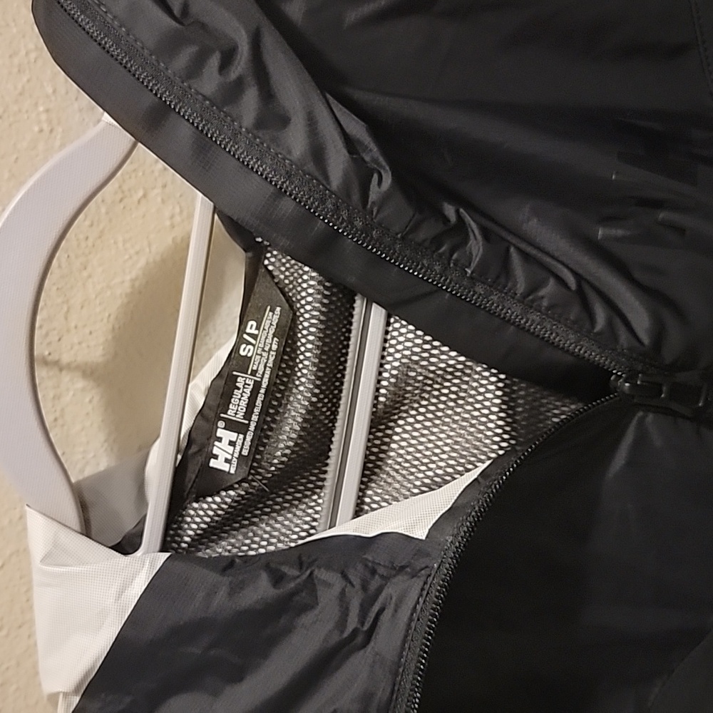 Hh Windbreaker View 2